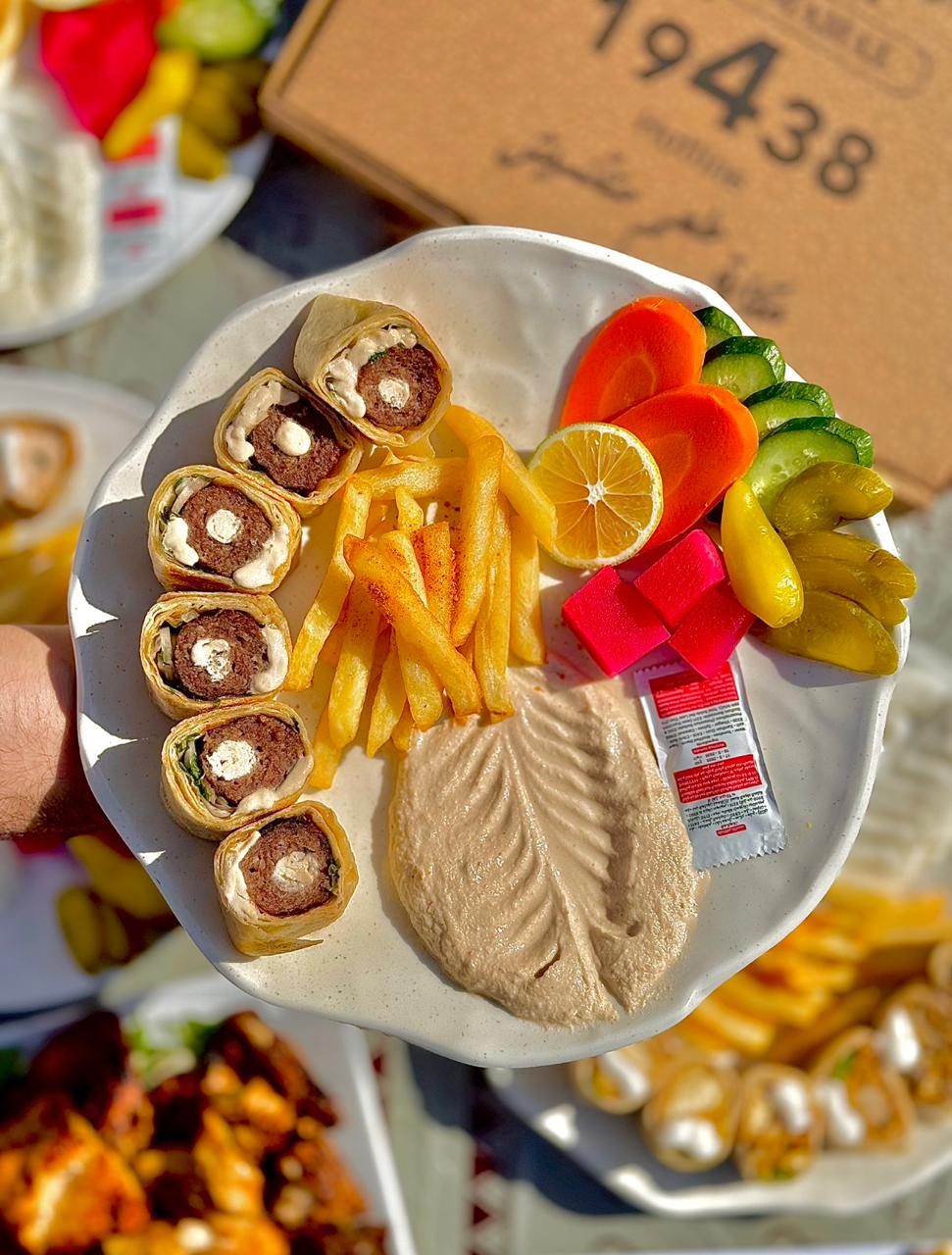 وجبة كفتة علي الفحم عربي