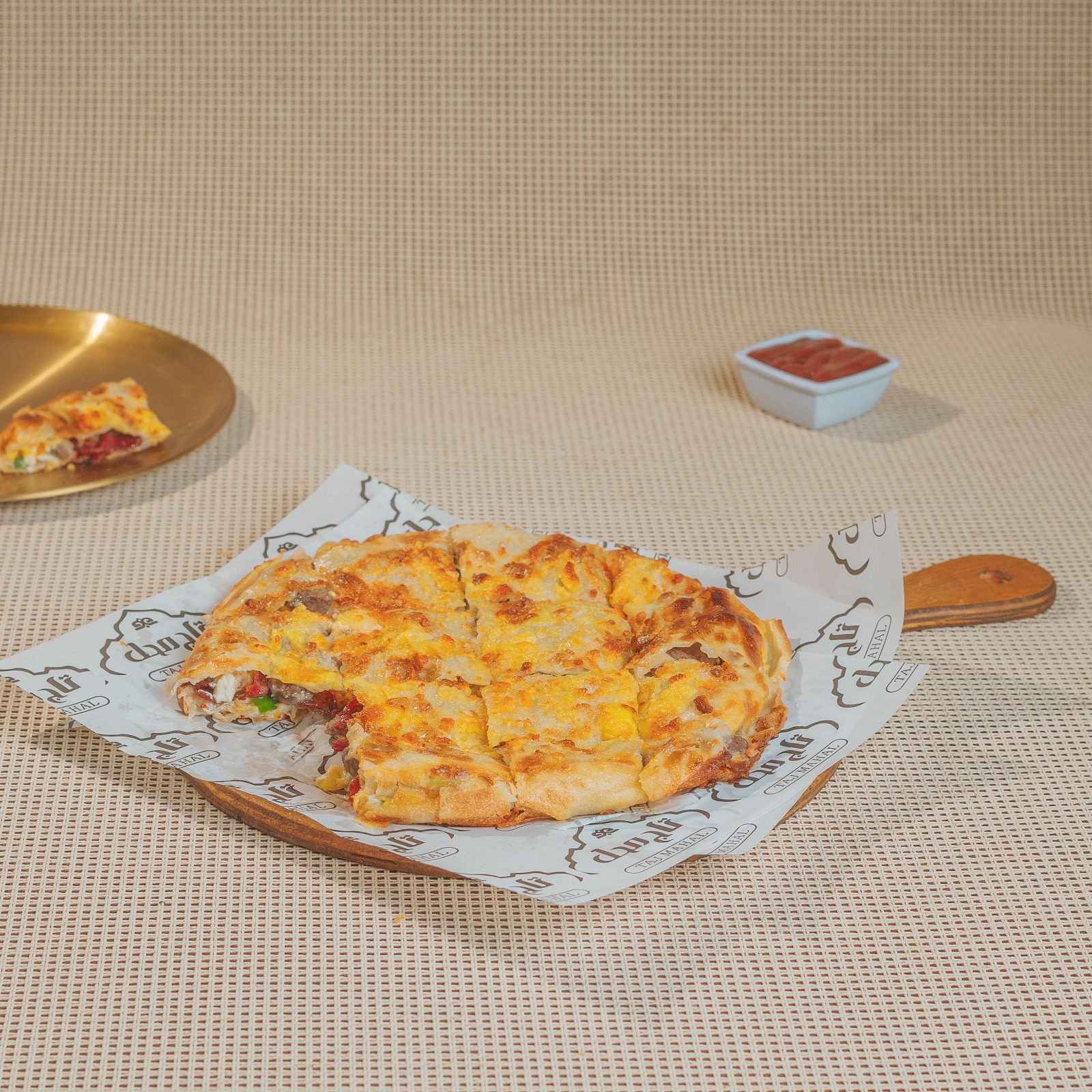 فطيرة سجق بسطرمة كيري " حشو داخلي "