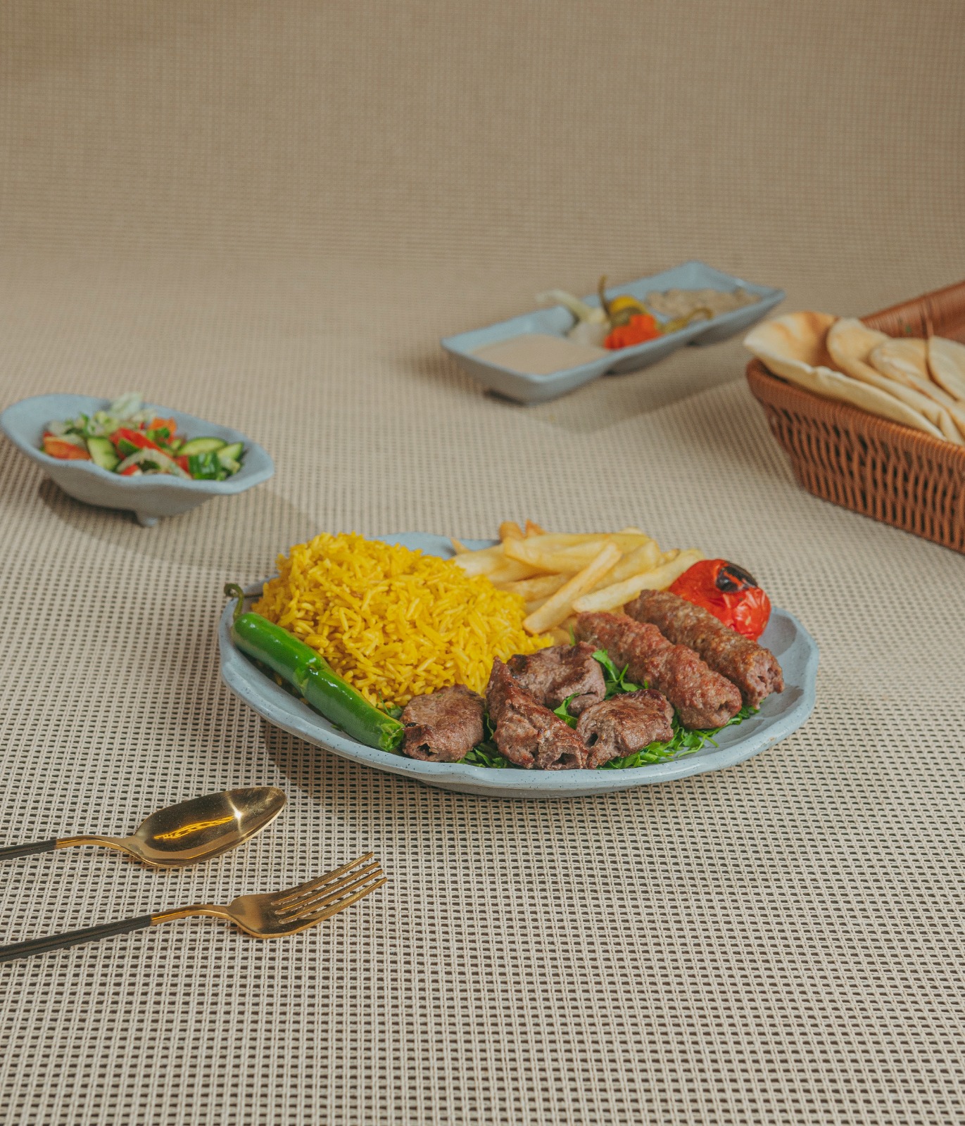 وجبة مشكل ( كباب + كفتة ) (  250جرام )