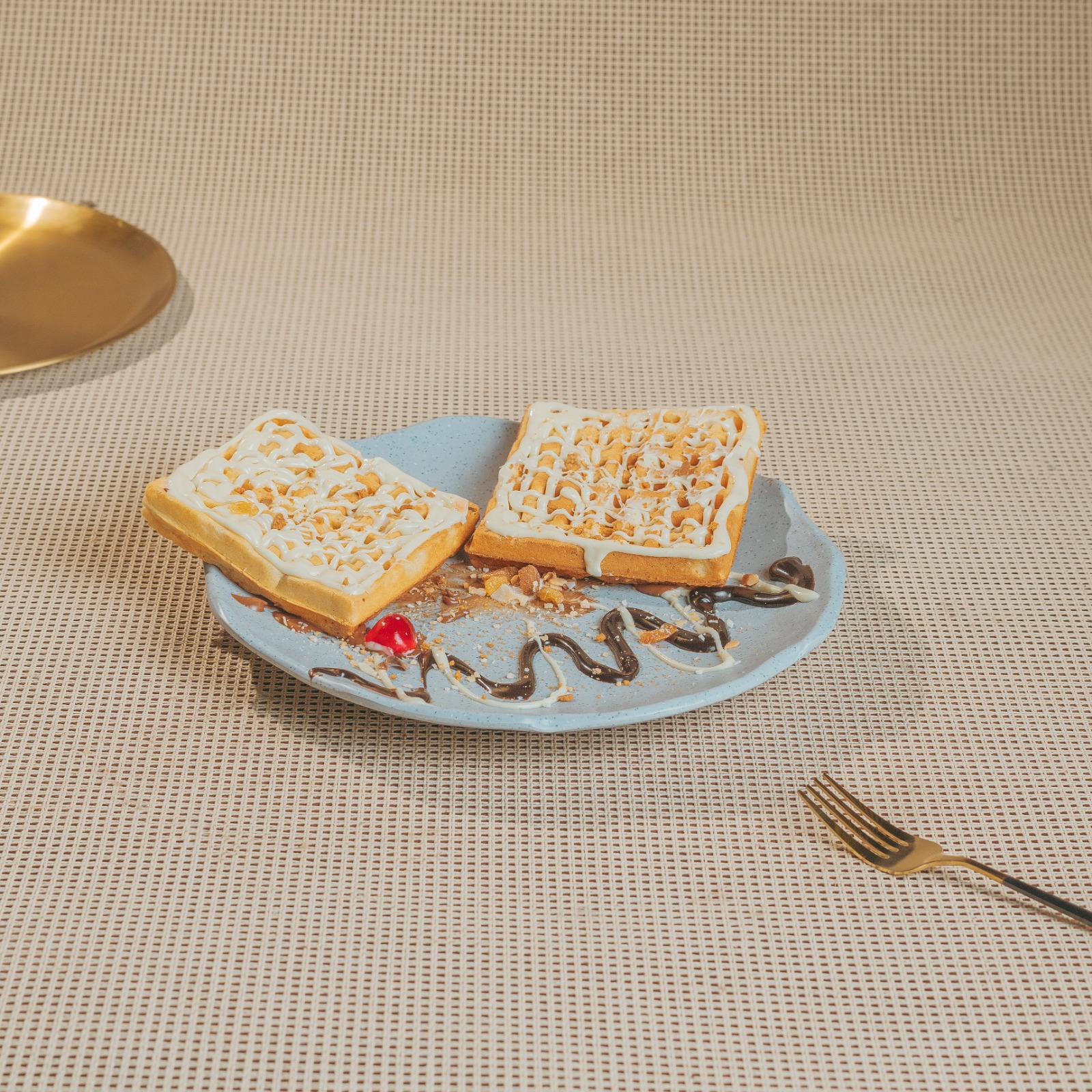 وافل ( دارك شوكليت - وايت شوكليت - كراميل )